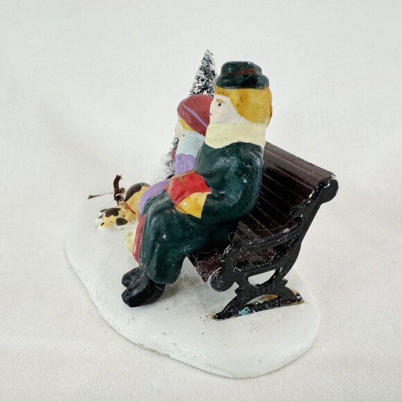 LEMAX Village Collection Porcelain Park Bench People Dog Snow Dickensvale 53148 - Picture 3 of 5